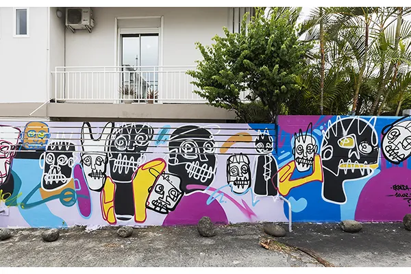 Réalisation de la fresque extérieure par EKO LSA